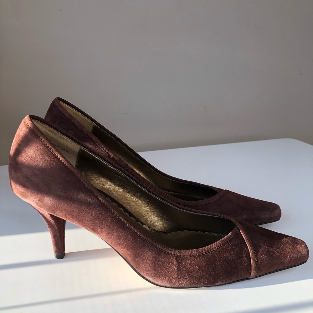 Vintage Madison Studio Brown Suede Leather Point Toe Kitten Heel Pump Shoes 7.5